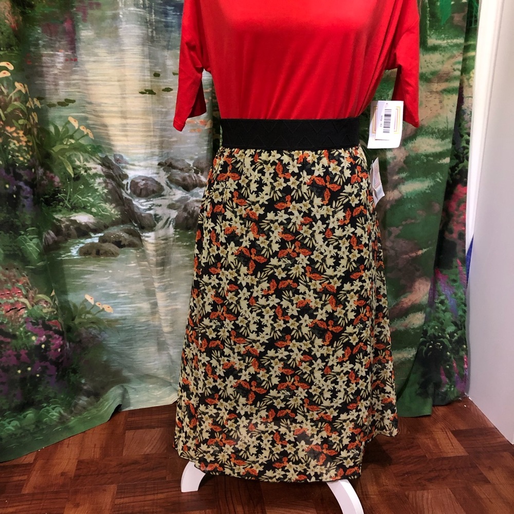 Brand New Floral LuLaRoe Lola Skirt